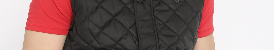 Buy Indian Terrain Men Black & Green Reversible Sleeveless Jacket ...