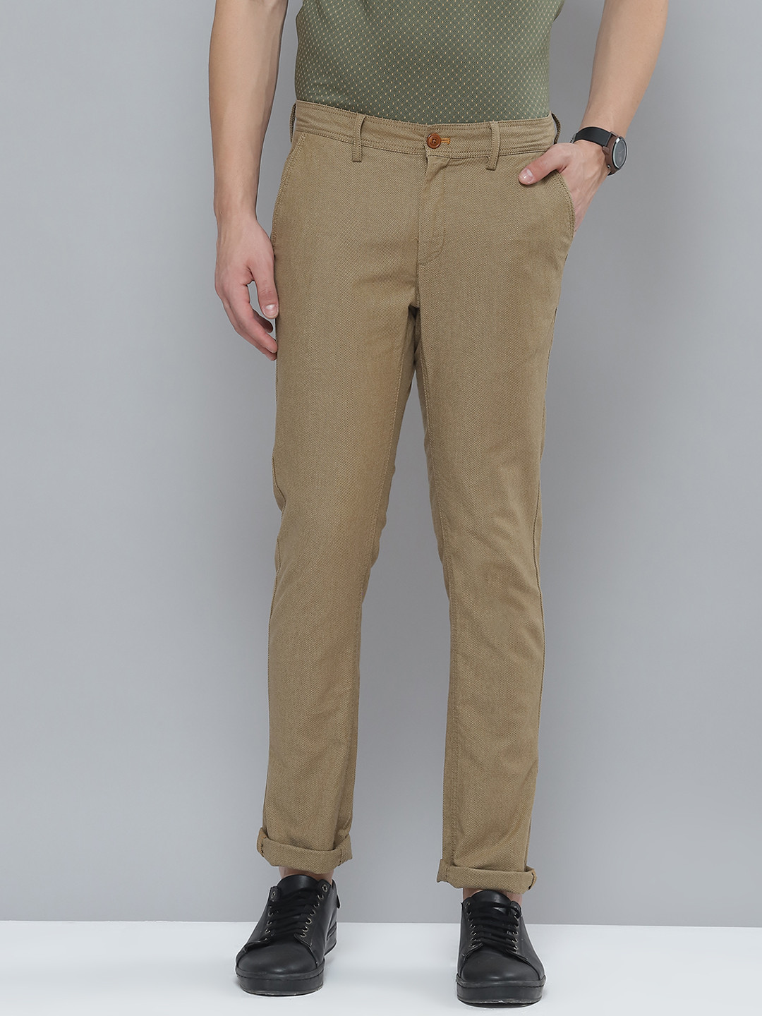 Buy Indian Terrain Men Khaki Brooklyn Slim Fit Chinos Trousers ...