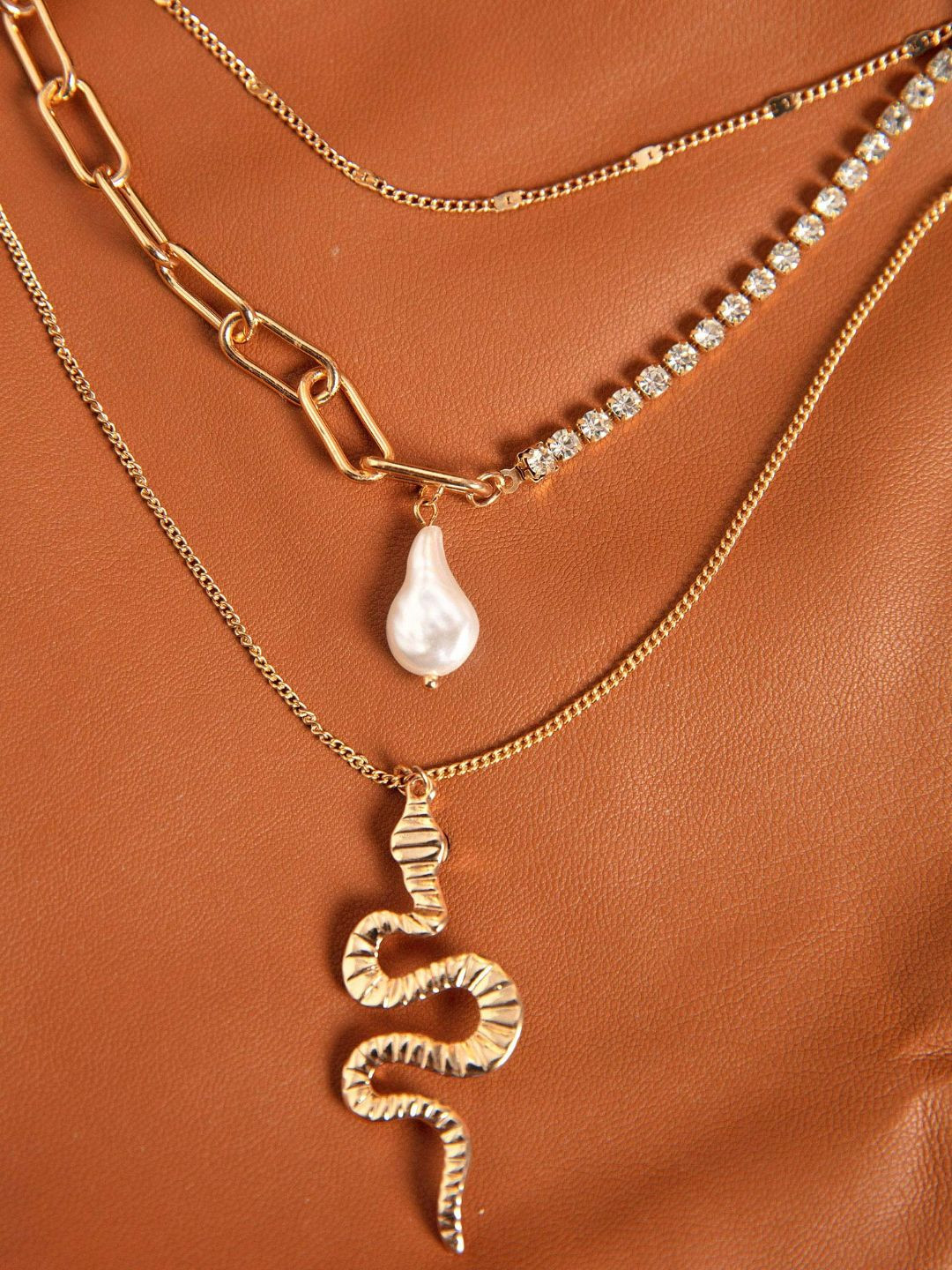 White stone chains Outlet