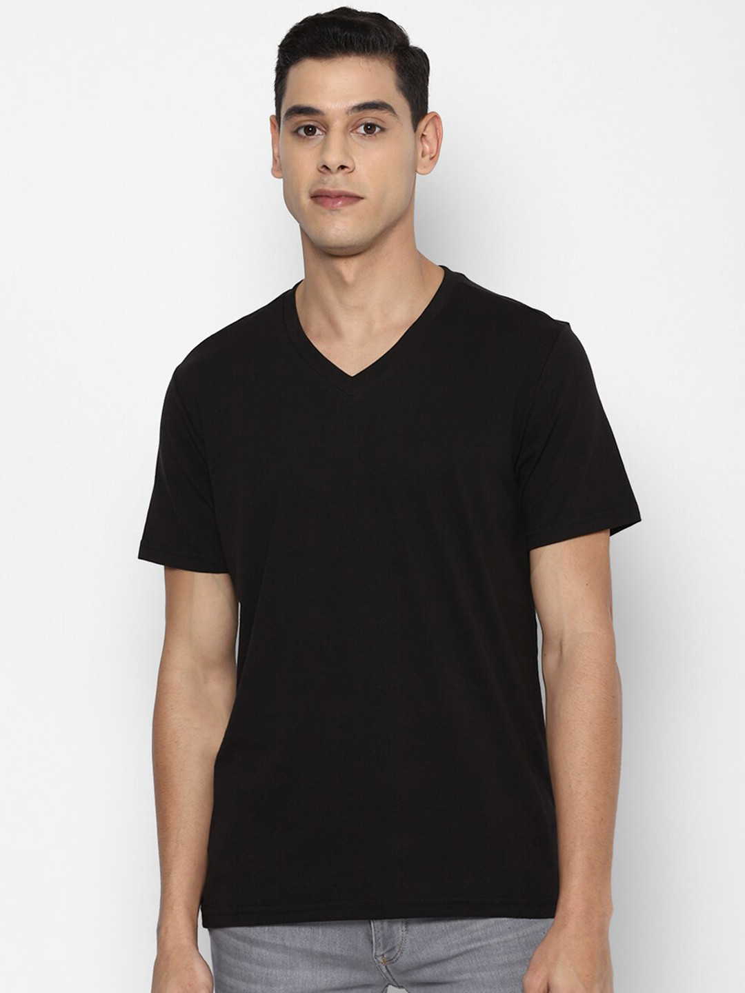 Buy FOREVER 21 Men Black V Neck T Shirt - Tshirts for Men 16265286 | Myntra