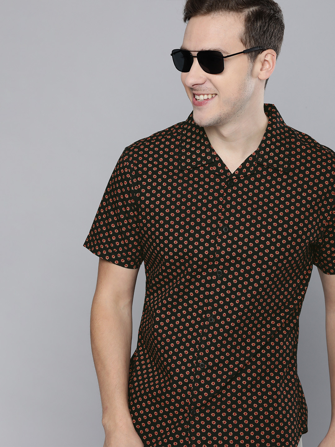 Buy HERE&NOW Men Black Slim Fit Floral Printed Pure Cotton Casual Shirt