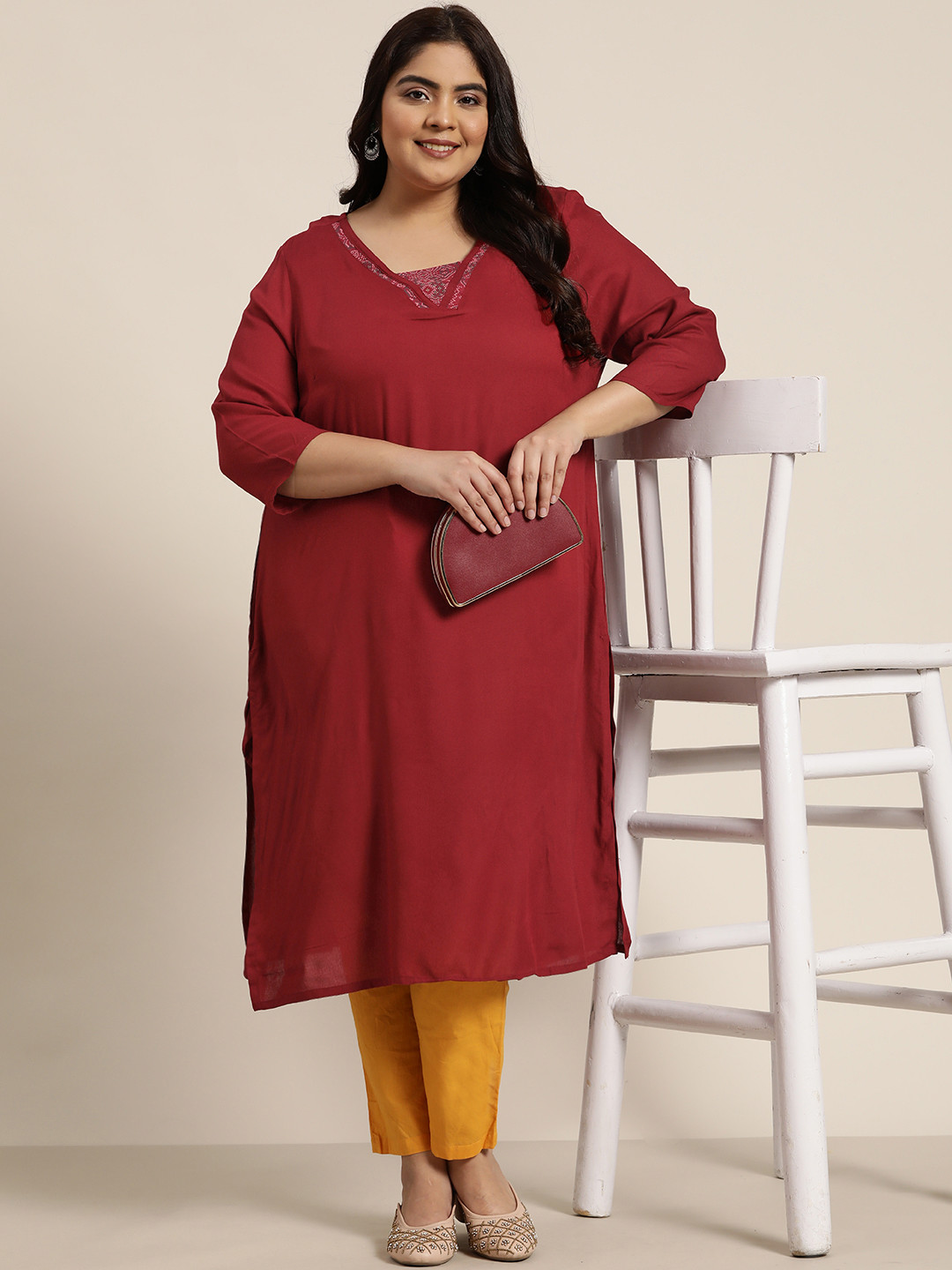 Plus Size Women Maroon & Gold Printed Staright Kurta With Three Quarter Sleeves