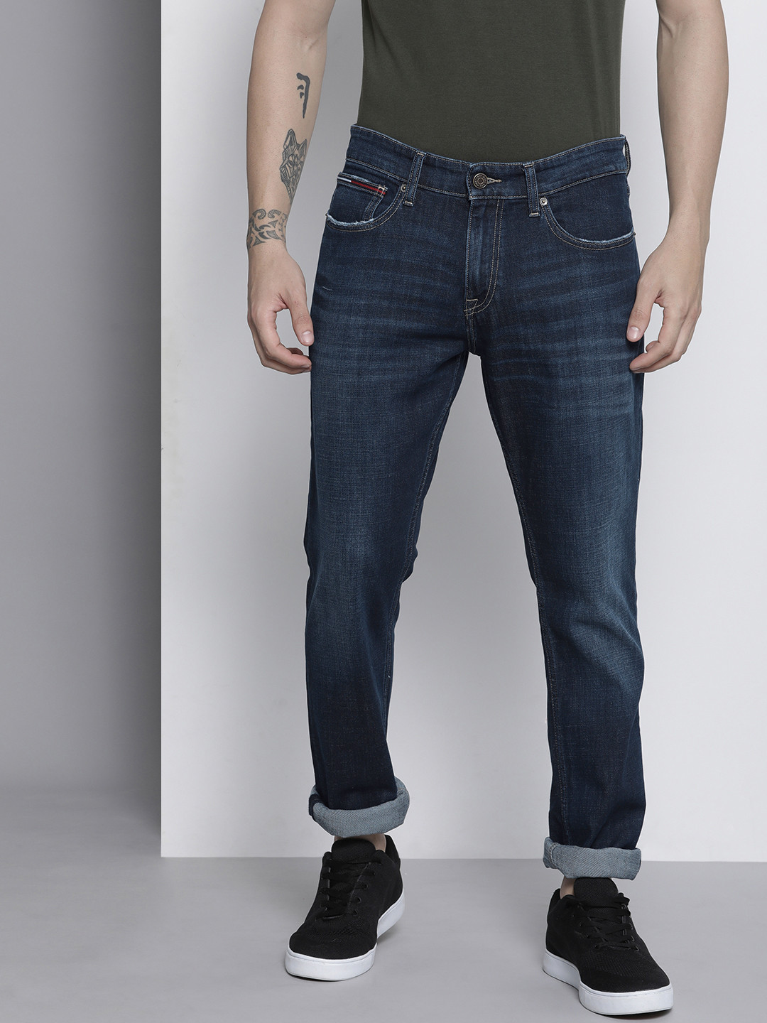 Buy Tommy Hilfiger Men Blue Slim Fit Light Fade Stretchable Jeans