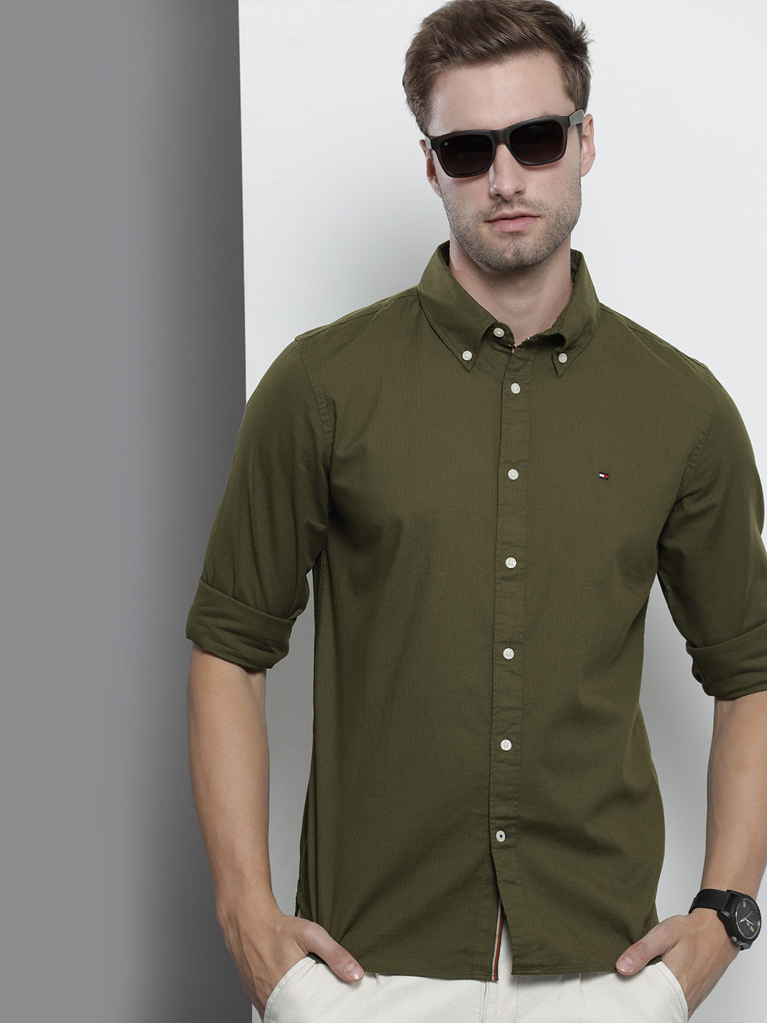 Buy Tommy Hilfiger Men Olive Green Solid Button Down Collar Casual