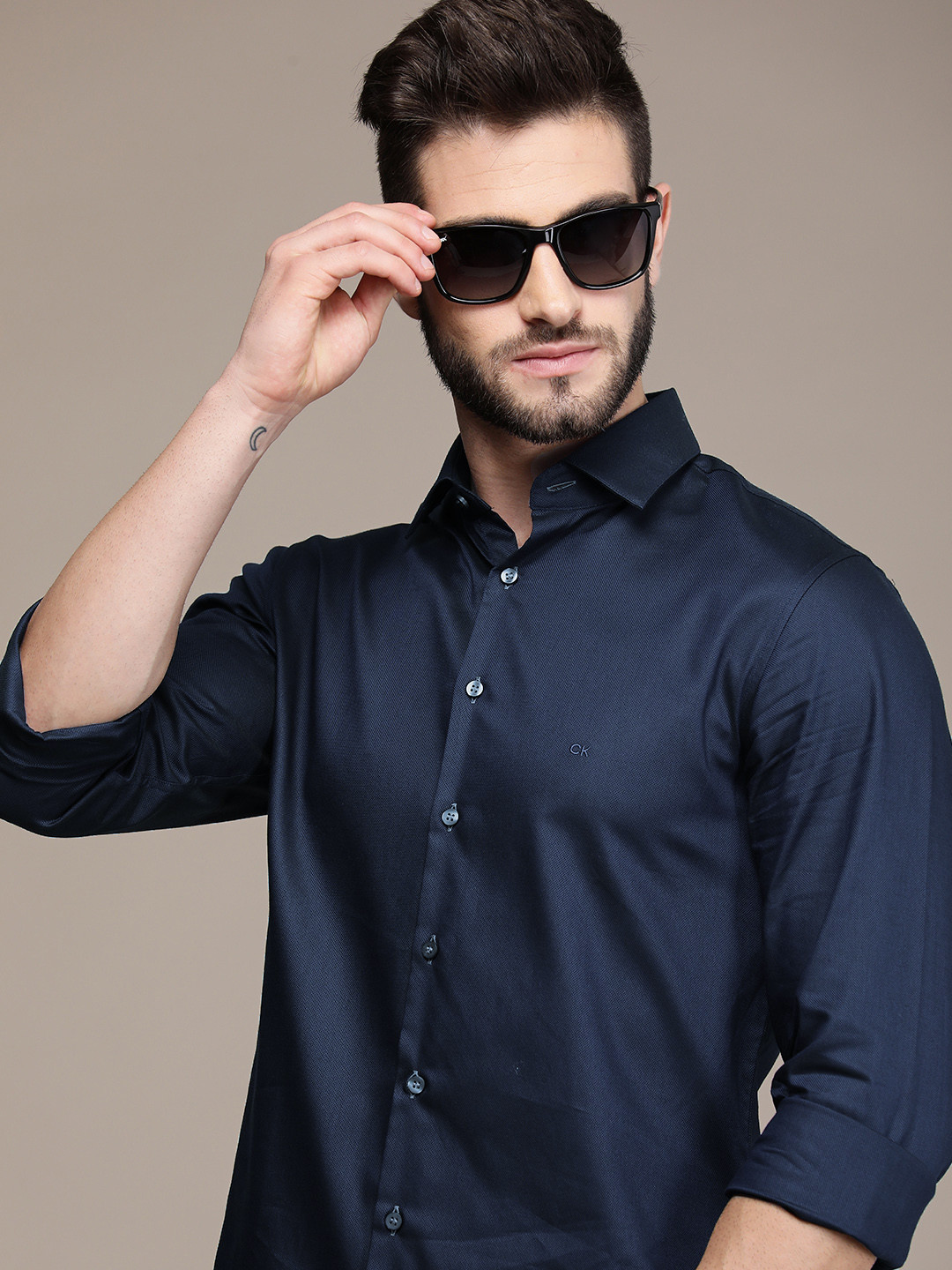 Buy Calvin Klein Jeans Men Navy Blue Solid Slim Fit Pure Cotton Casual Shirt Shirts for Men