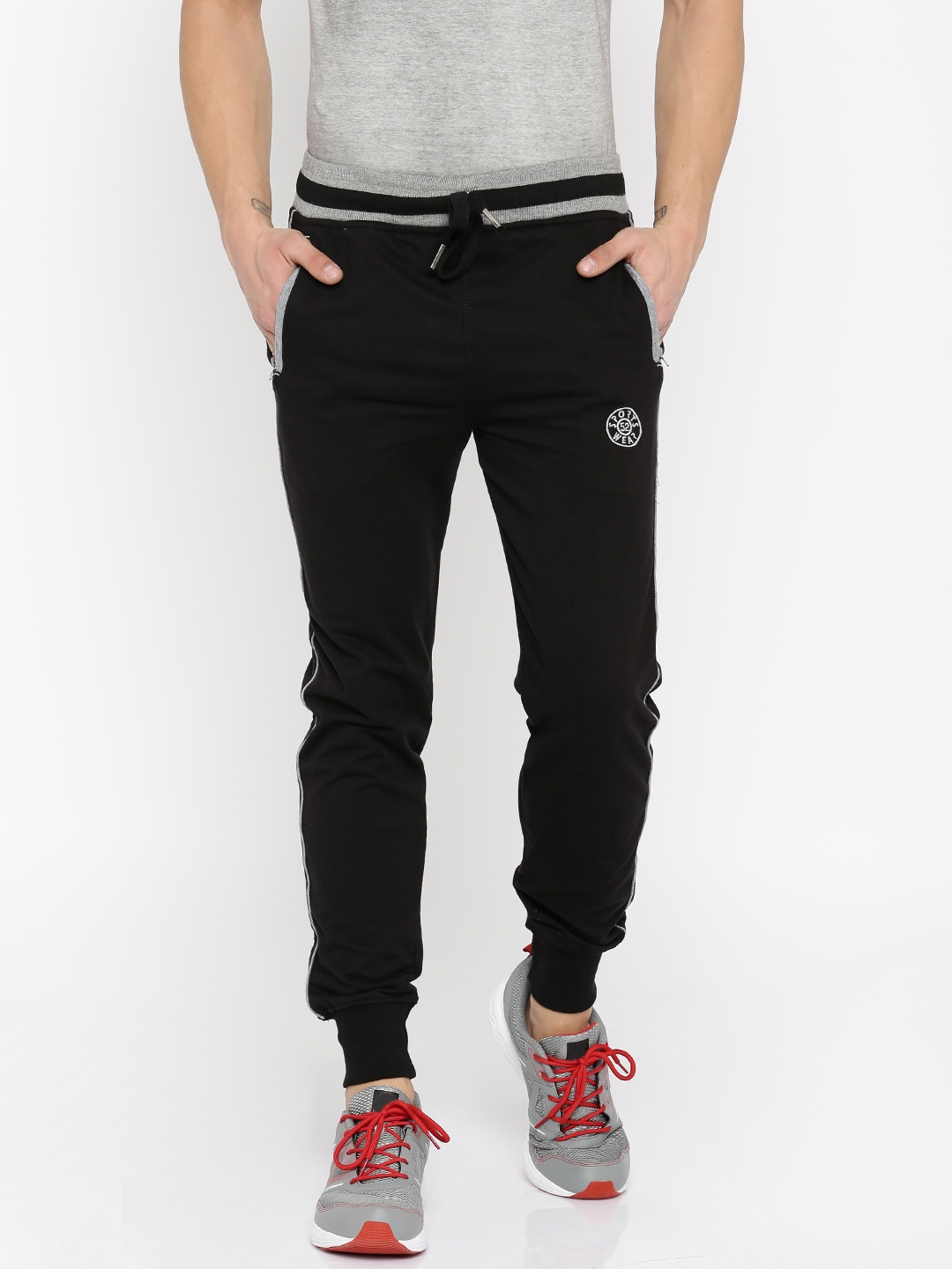 jogger pants myntra