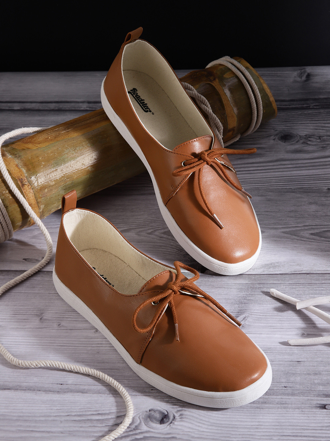 tan women sneakers