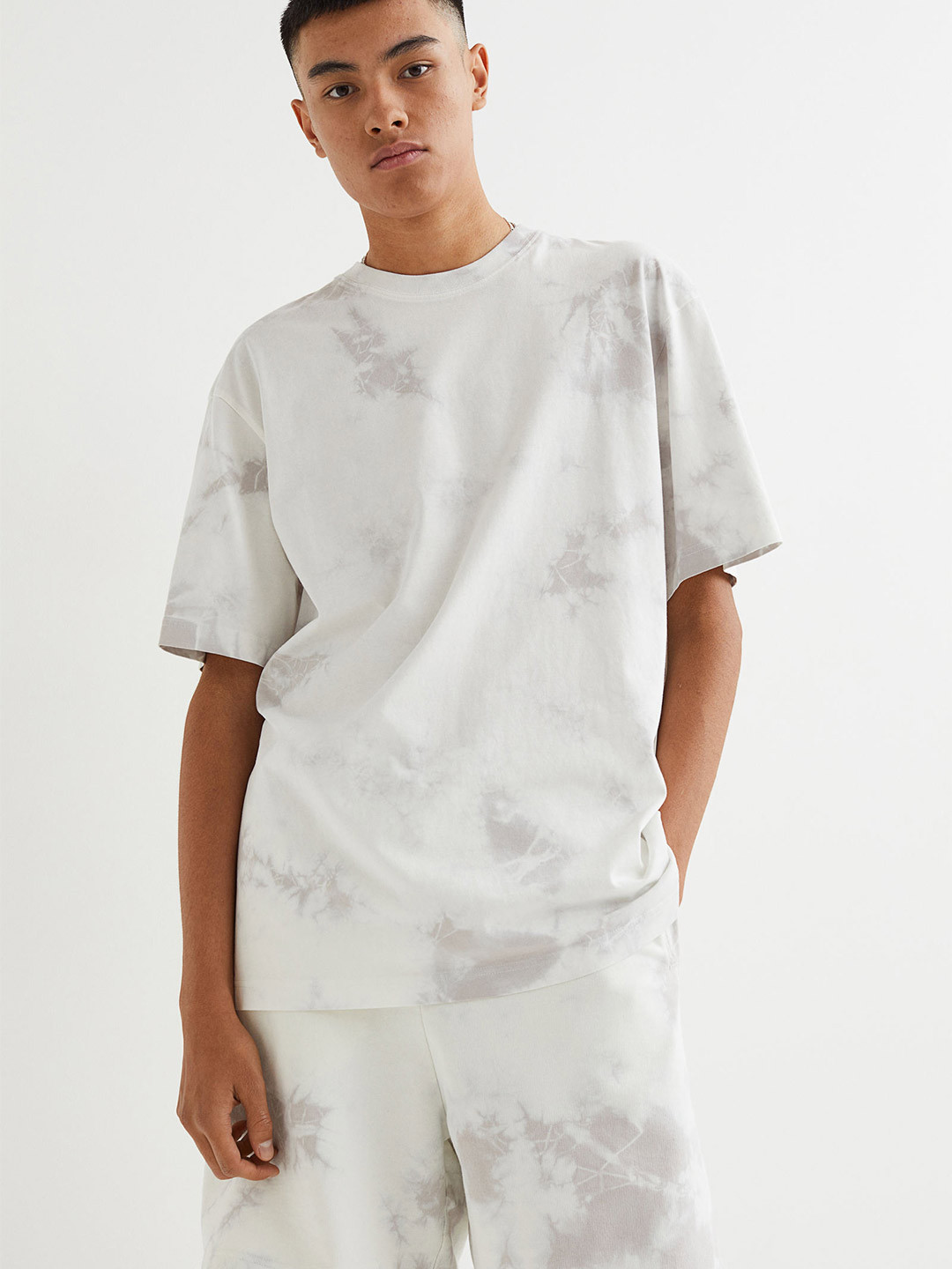 Buy H&M Men White Relaxed Fit Tie Dye Patterned T Shirt Tshirts for