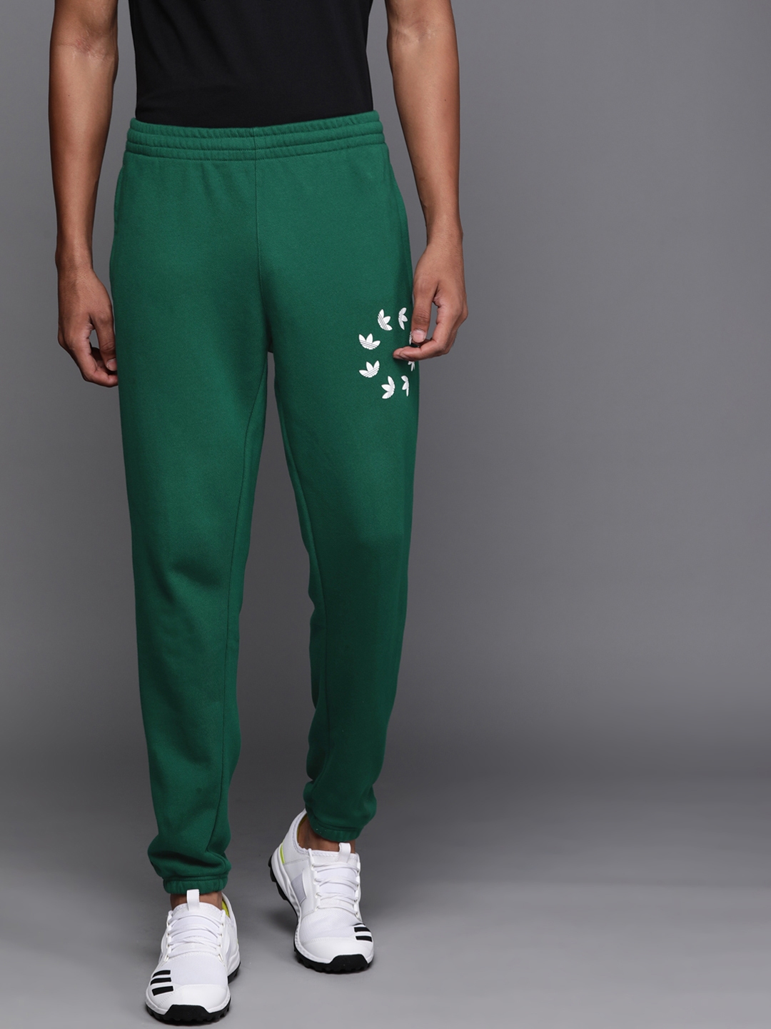 adicolor spinner sweat pants
