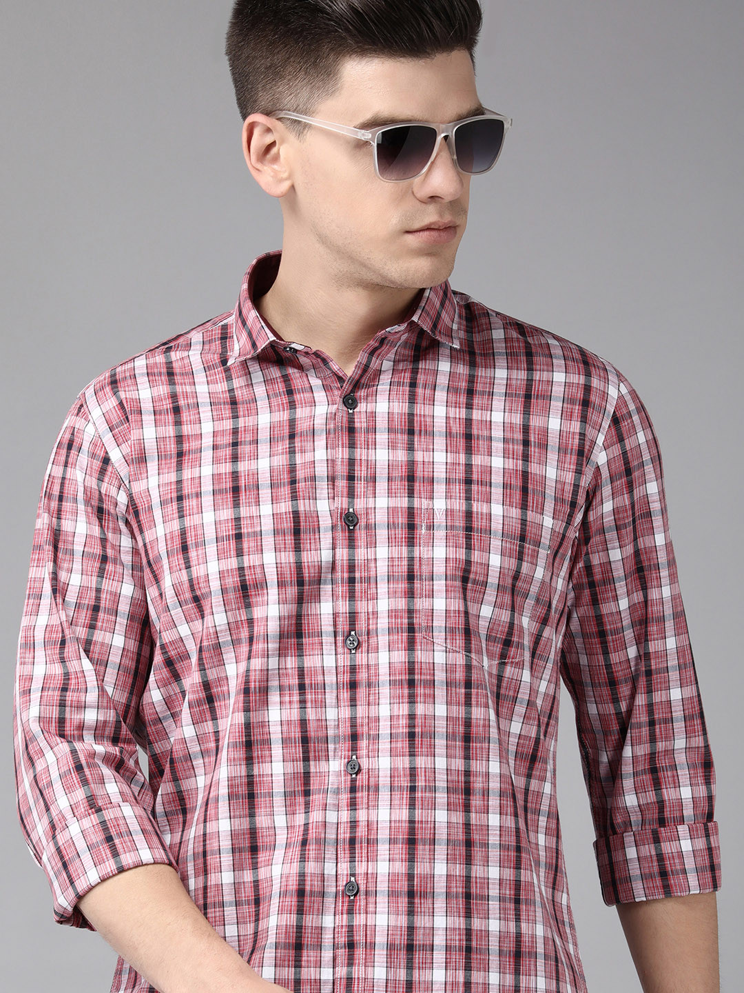 Buy Van Heusen Sport Men Red & White Slim Fit Checked Casual Shirt