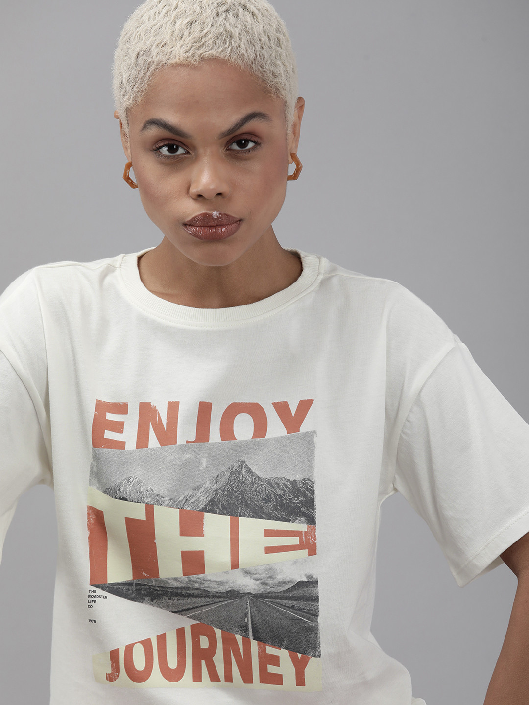 Buy The Roadster Lifestyle Co Women White Graphic Printed Extended