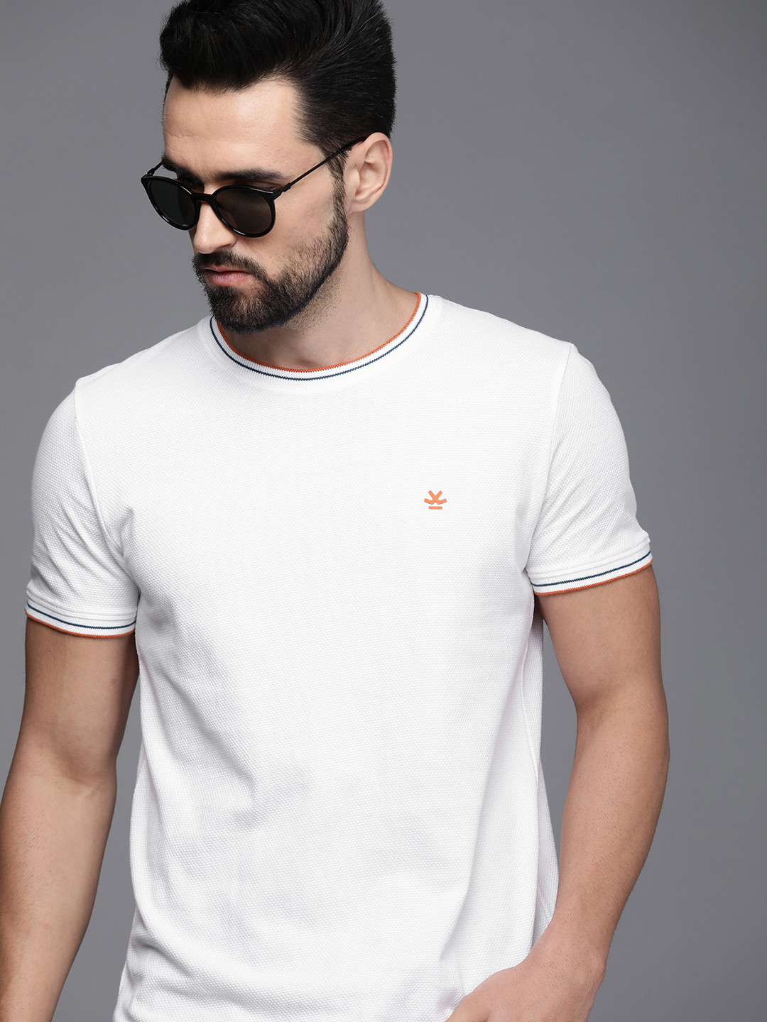Buy WROGN Men White Self Design Pure Cotton Applique Slim Fit T Shirt