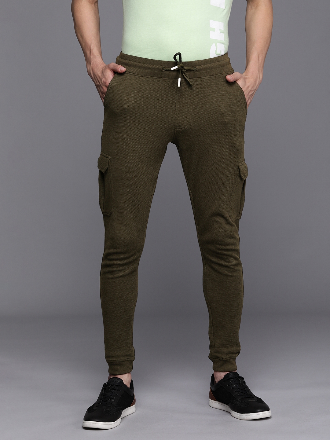 Buy WROGN Men Olive Green Solid Mid Rise Casual Knit Cargo Joggers ...