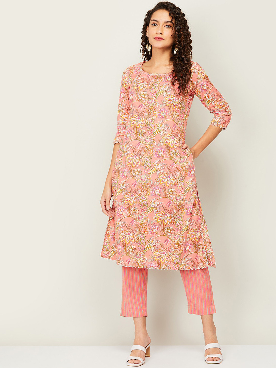 Women Pure Cotton Embroidered Pink Kurta With Pant