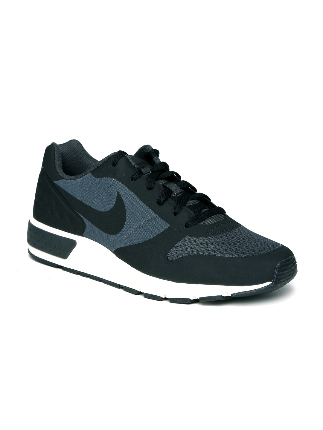 black nikes for men