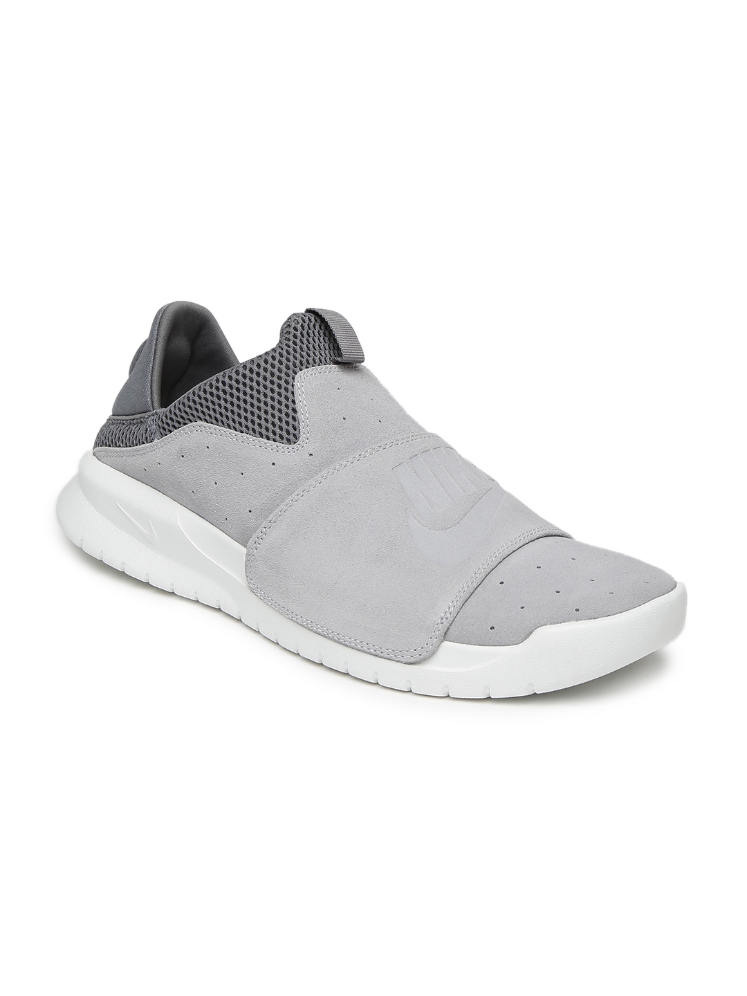 nike sneakers for men myntra