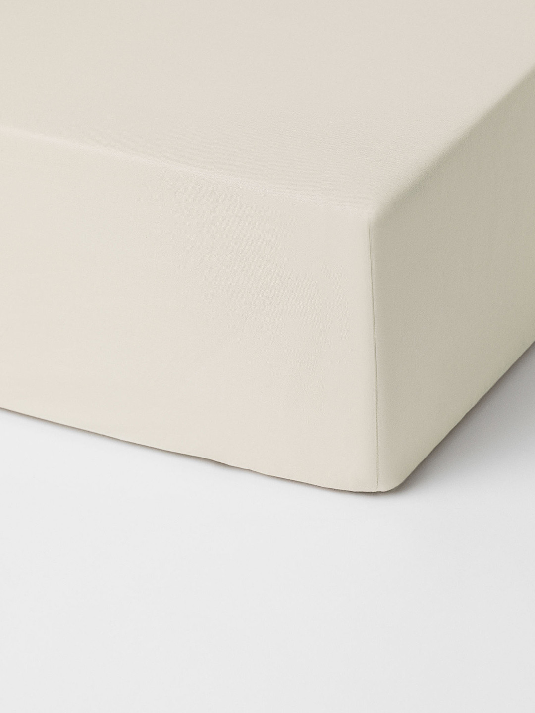 Buy H&M Cream Coloured Solid Fitted Cotton Sheet Bedsheets for Unisex