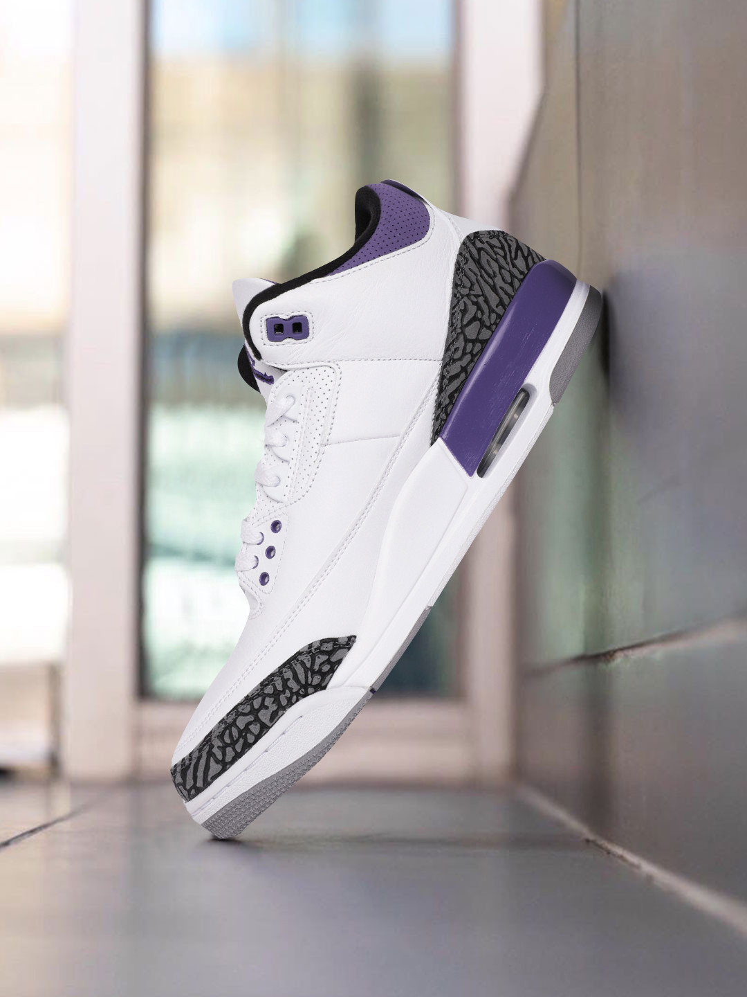 Buy Nike Men White AIR JORDAN 3 RETRO Leather Basketball Shoes Sports Shoes for Men 17205548