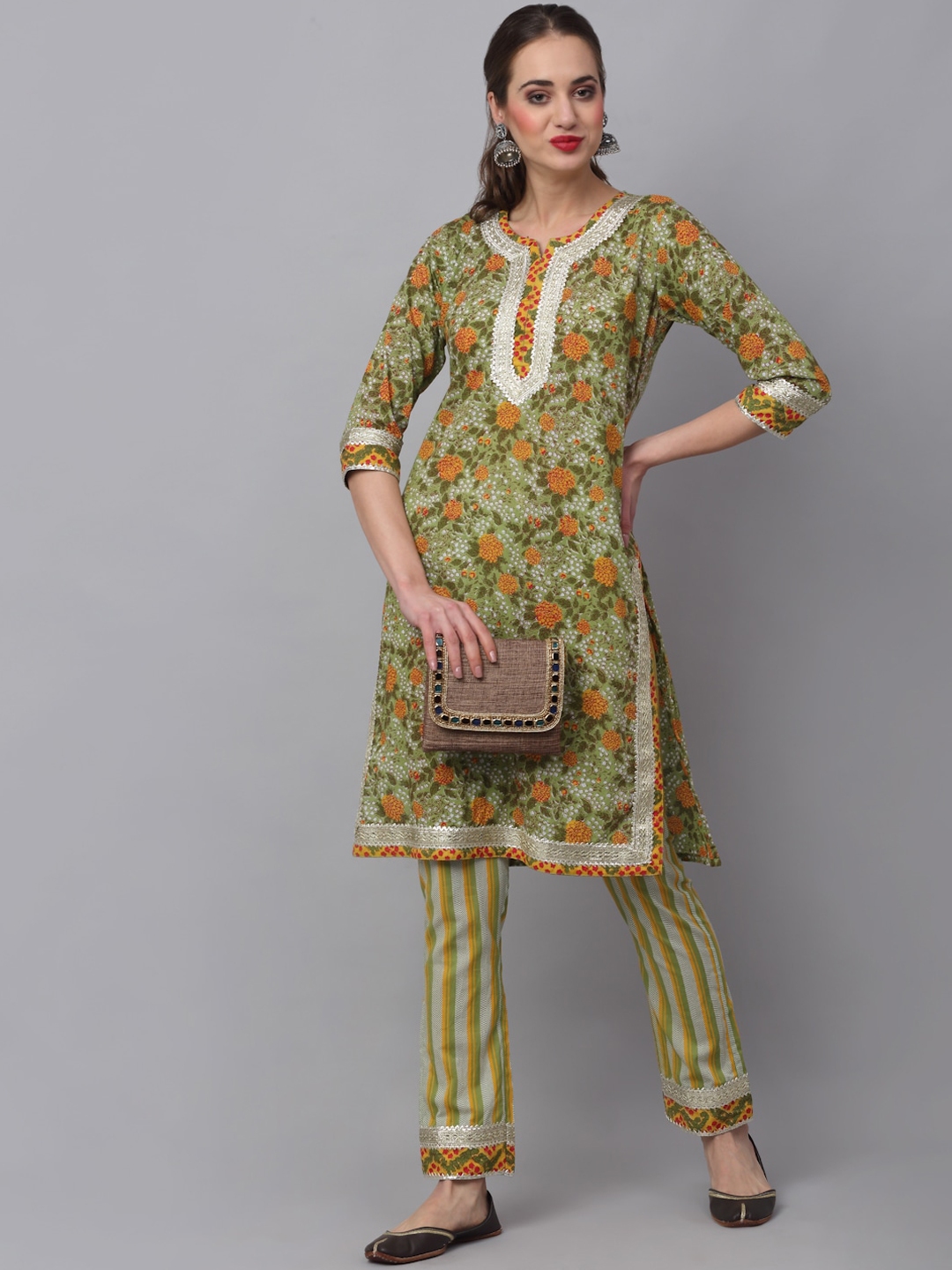 Buy Rudra Bazaar Women Green Paisley Printed Gotta Patti Pure Cotton ...