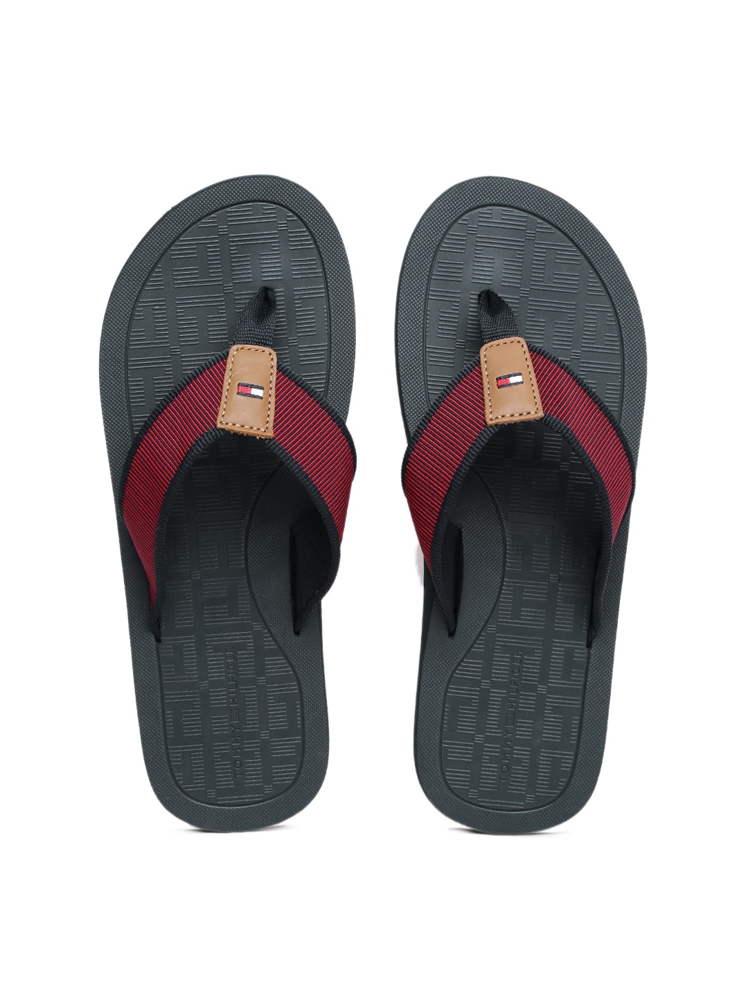hilfiger flip flops mens