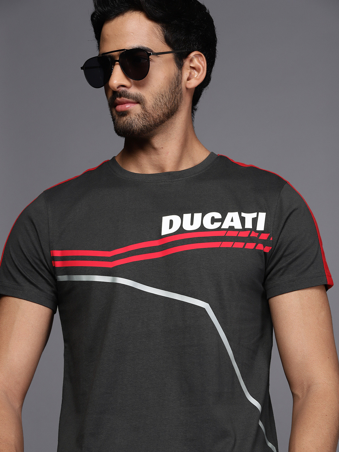 T-shirt Ducati Homme - Petit Logo Sur La Poitrine - Noir 100% Coton - Manches Courtes - Tailles S Au XXL
