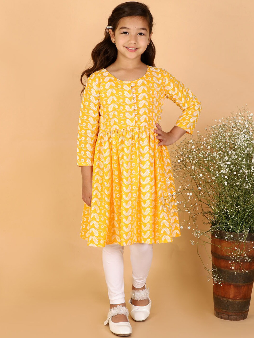Buy VASTRAMAY Girls Orange Chikankari Cotton Kurta & Leggings Kurta
