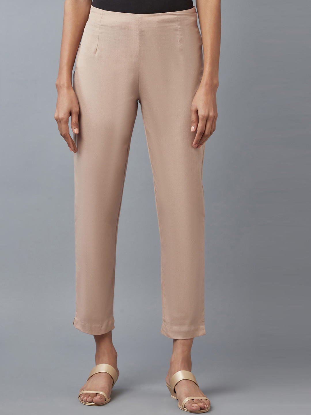 Women's Beige Solid Loose Fit Trousers main image 0