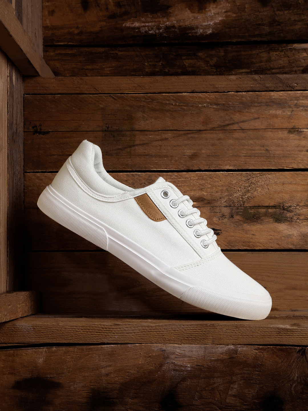 roadster men white solid sneakers