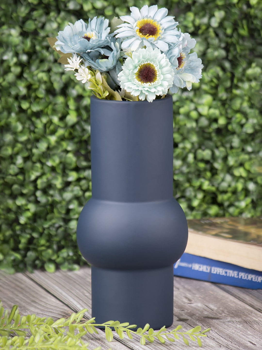 Buy MARKET99 Navy Blue Solid Vase Vases for Unisex 17558604 Myntra