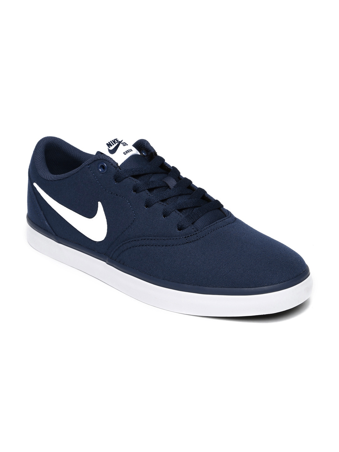 nike sneakers for men myntra
