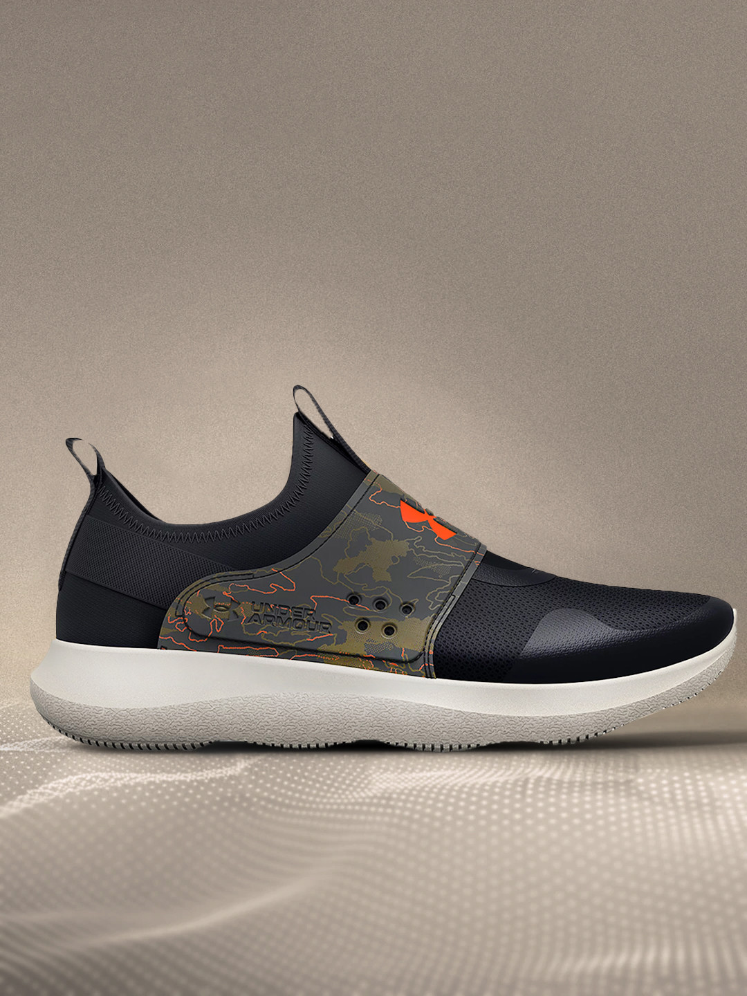 Buy UNDER ARMOUR Men Black Woven Design UA Runplay Pop Camo Running