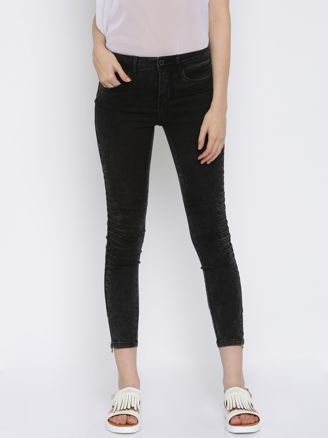 black jeans myntra