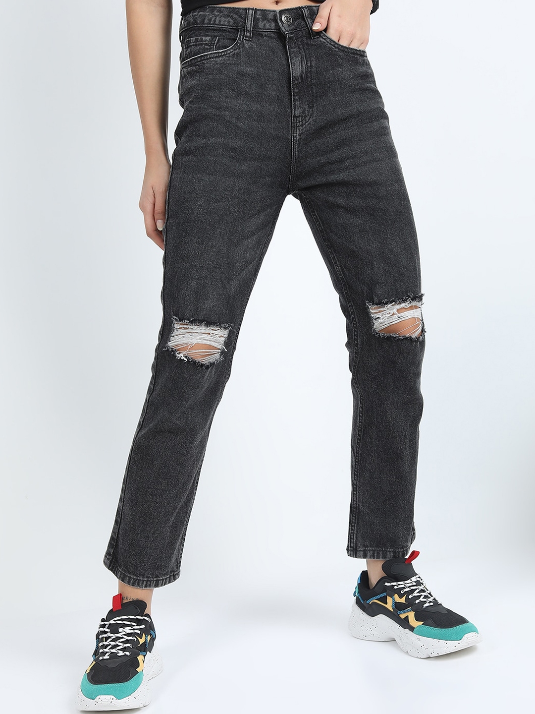 Buy Tokyo Talkies Women Black Straight Fit Slash Knee Cropped Jeans ...
