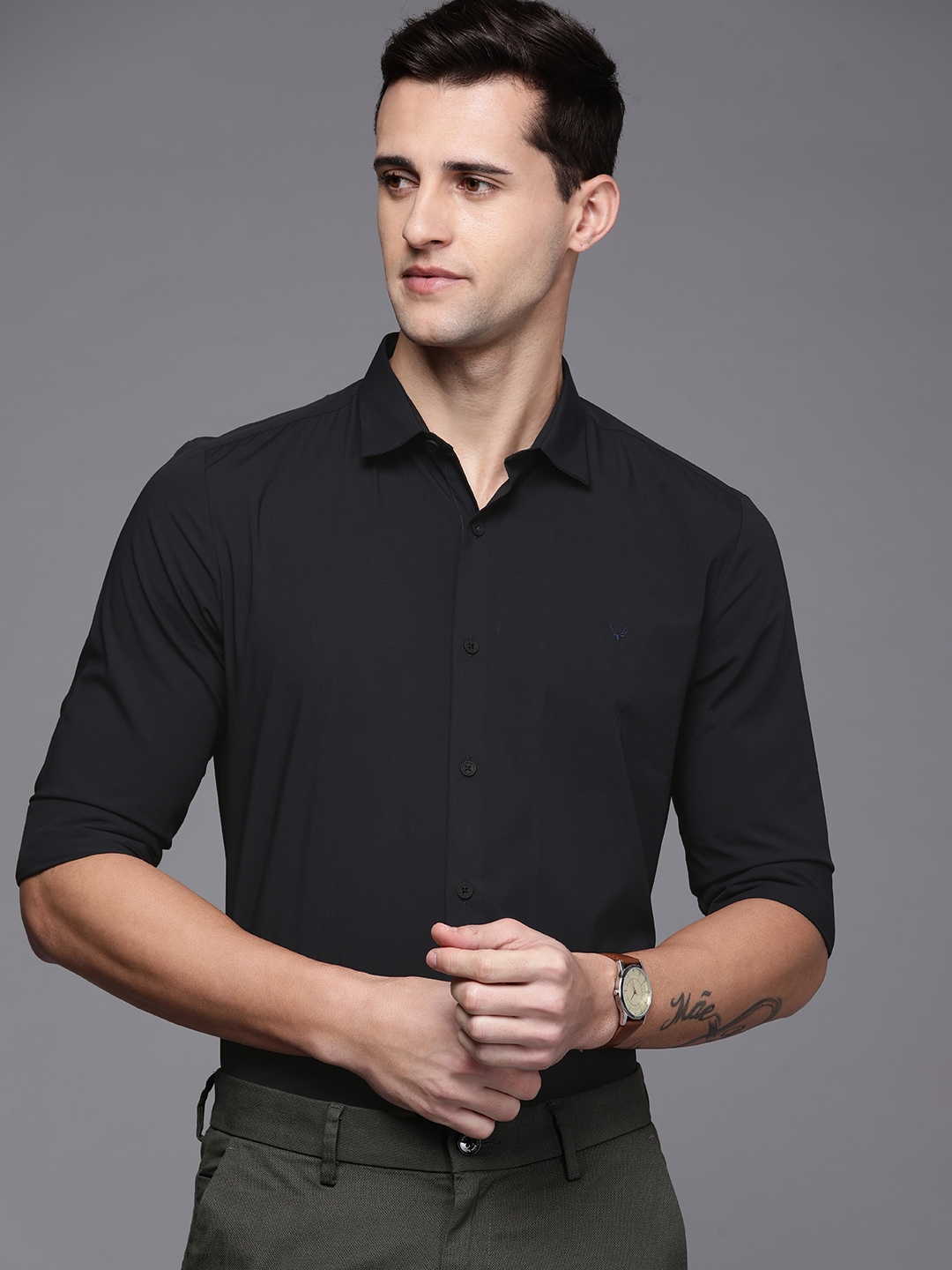Buy Allen Solly Men Black Solid Modern Slim Fit Semiformal Shirt ...
