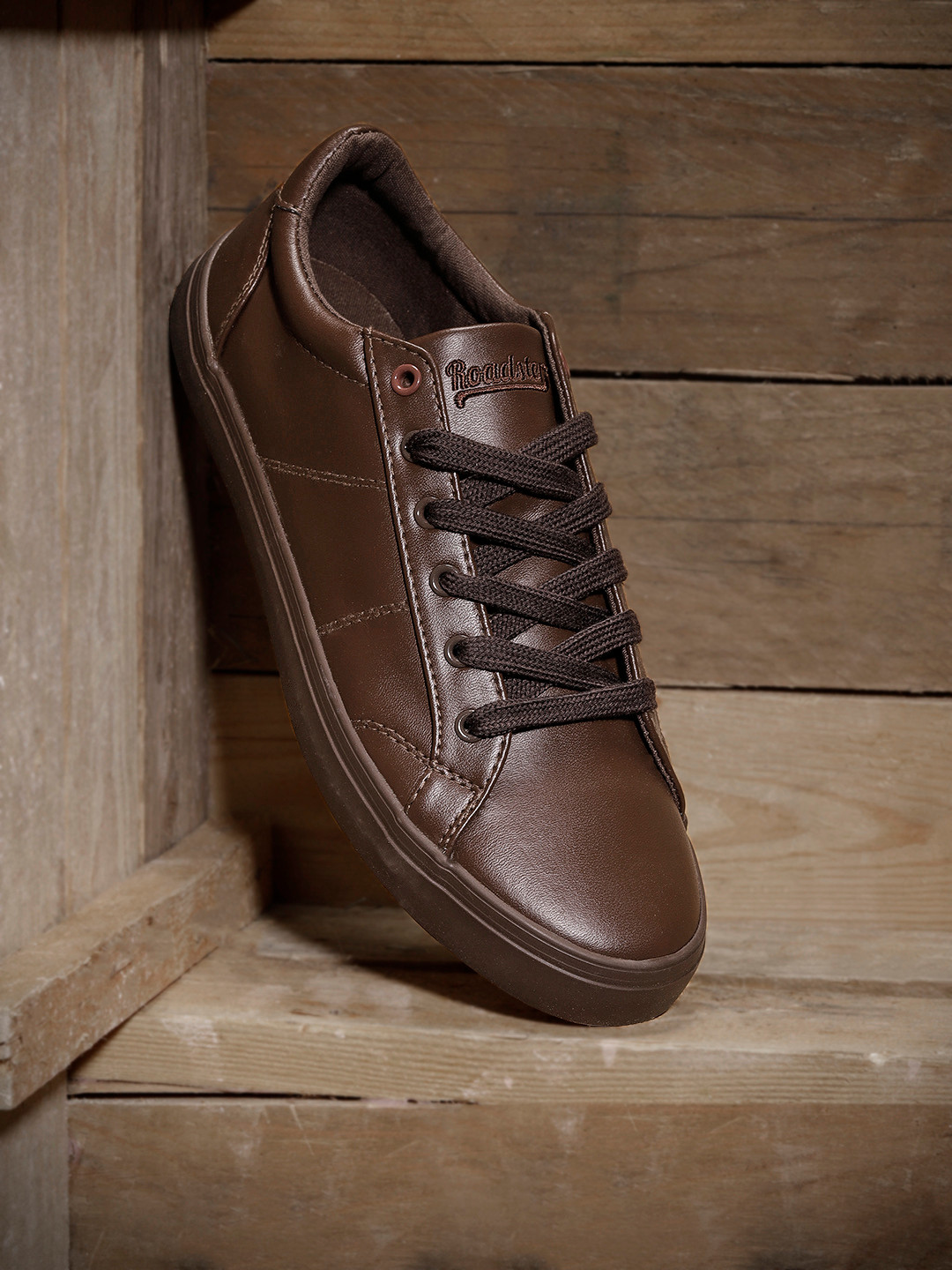 clarks layton lace sneaker