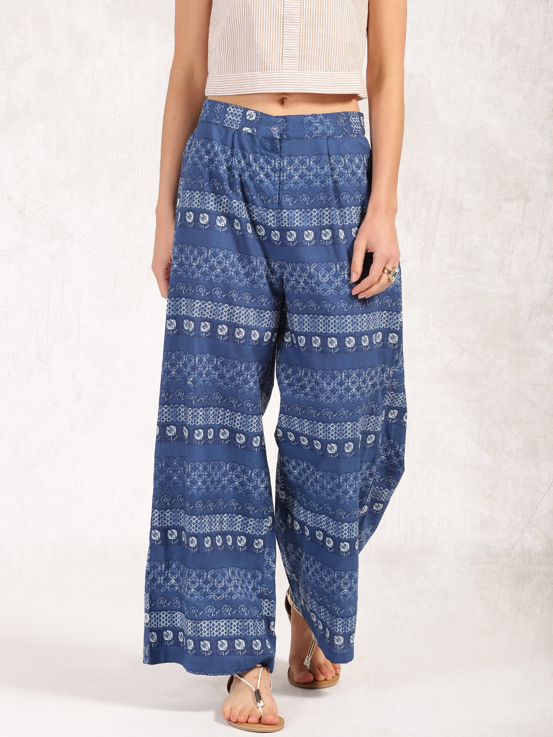 parallel trousers with top