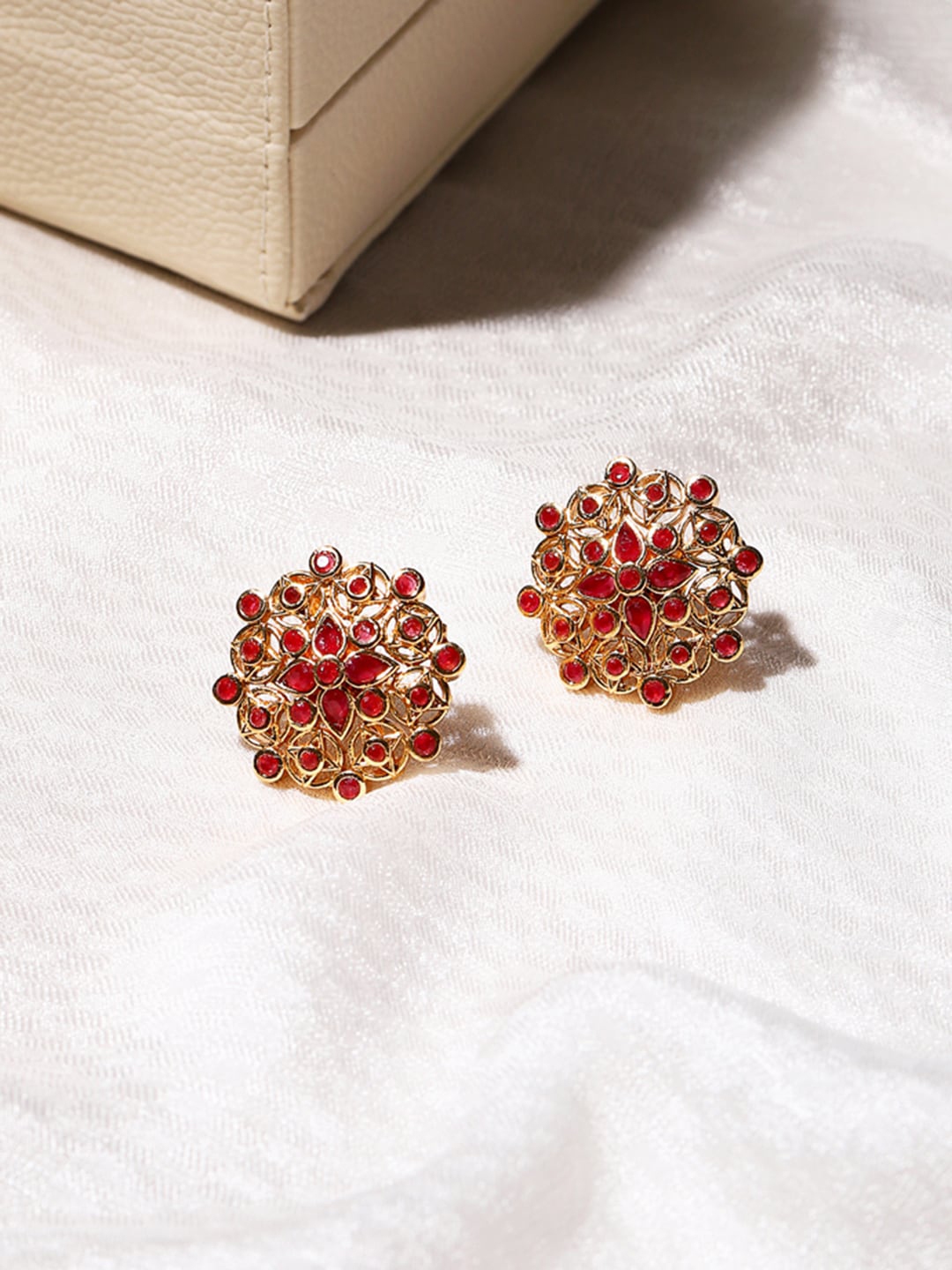 studio voylla earrings