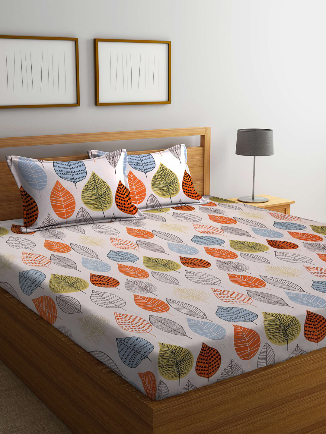 Buy BOMBAY DYEING Orange & White Floral 104 TC Queen Bedsheet With 2