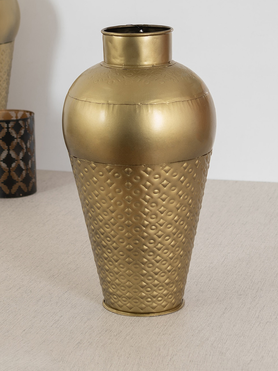 Buy HomeTown Gold Textured Metal Vases Vases for Unisex 18229896 Myntra