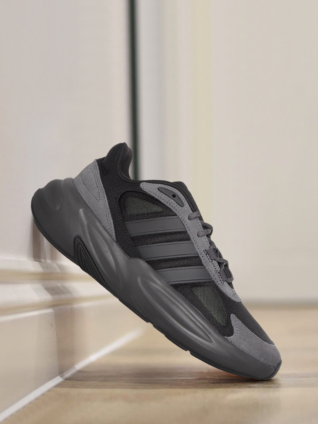 Buy ADIDAS Men Black & Charcoal Grey Ozelle Cloudfoam Lifestyle Running
