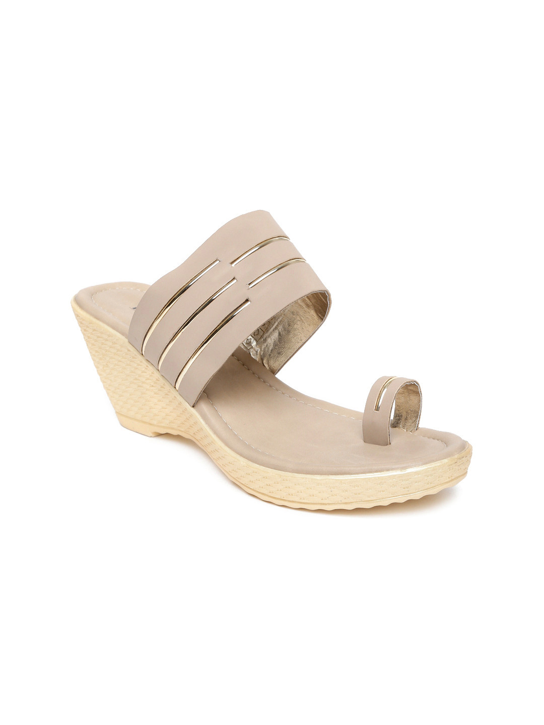 ladies beige sandals size 5