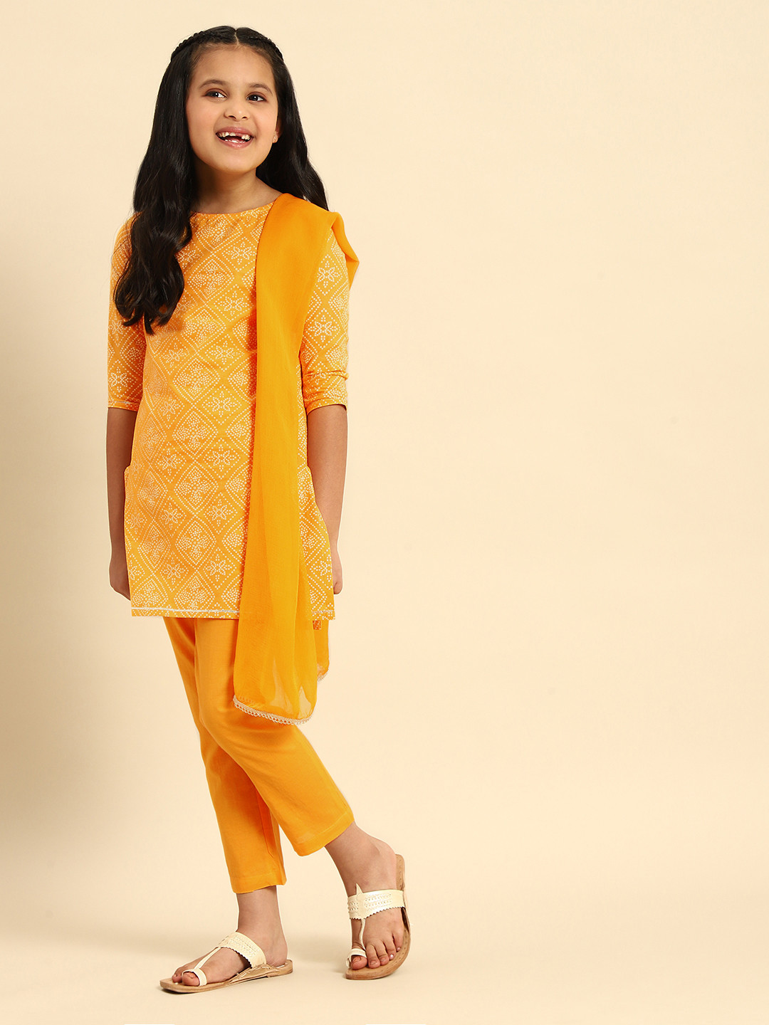 Girls Bhandej Print Kurta Set-Yellow
