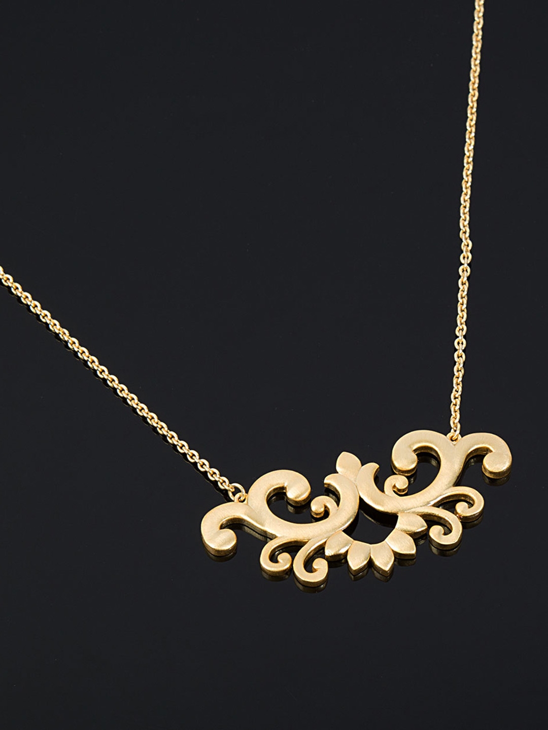 studio voylla necklace