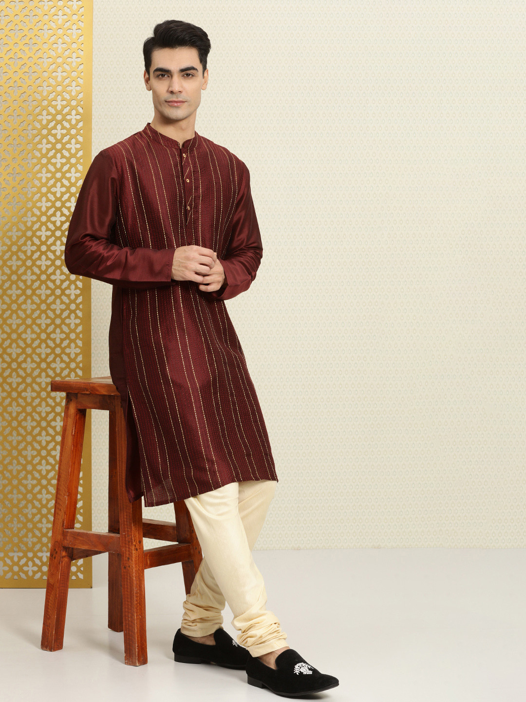 Men Maroon & Gold Printed Straight Kurta
