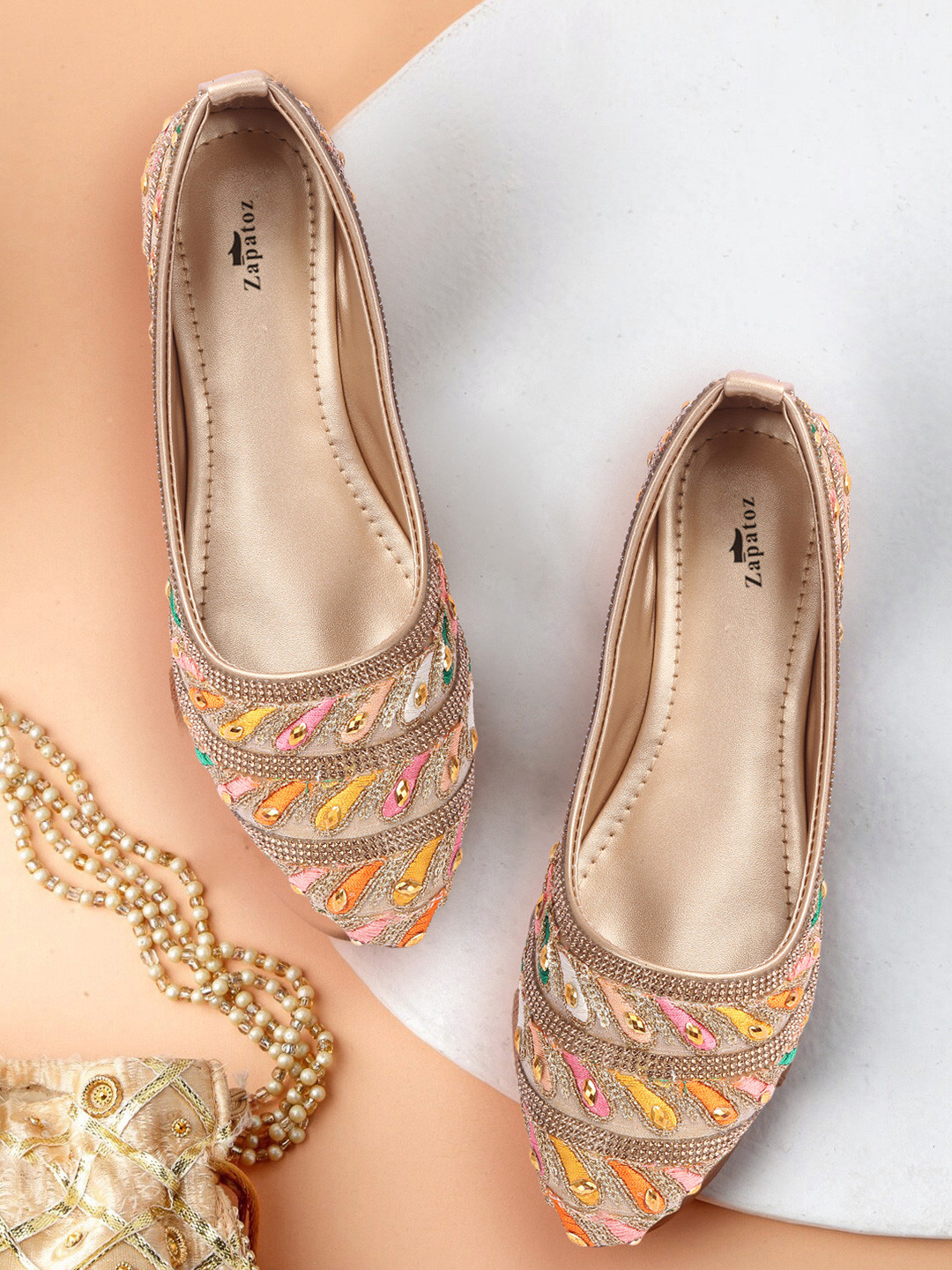 Buy ZAPATOZ Women Gold Toned Ethnic Mojaris Flats Flats for Women