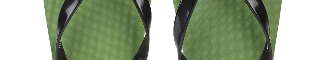 Buy Peter England Men Green & Black Rubber Thong Flip Flops - Flip ...