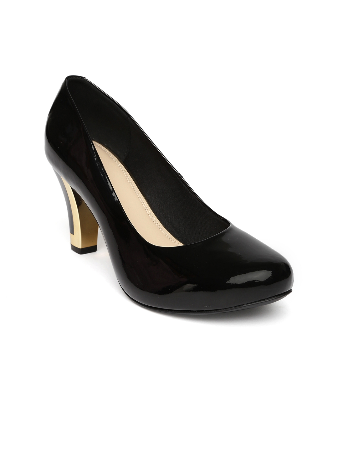 black pumps myntra