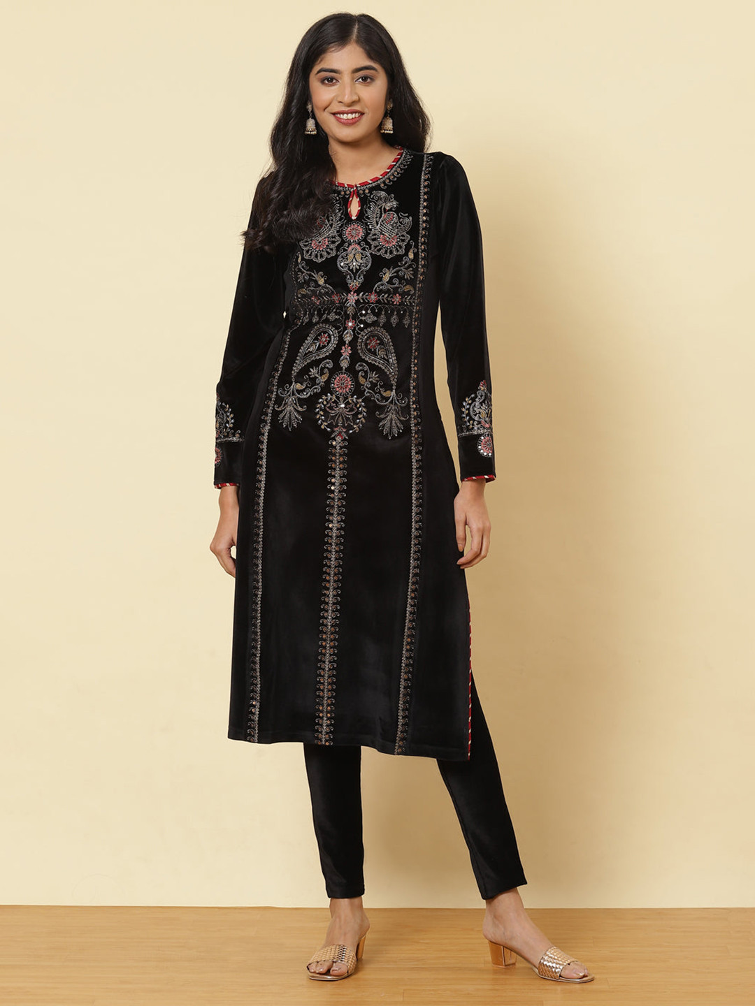 Women Black Velvet Front All Over Embroidered Straight Kurta main image 1