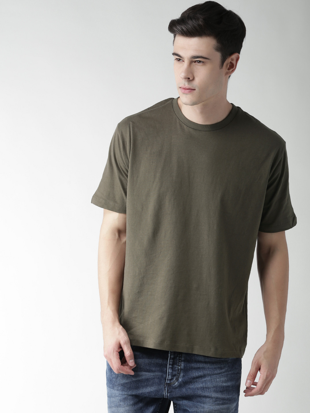 Buy FOREVER 21 Men Olive Green Solid Round Neck Pure Cotton T Shirt