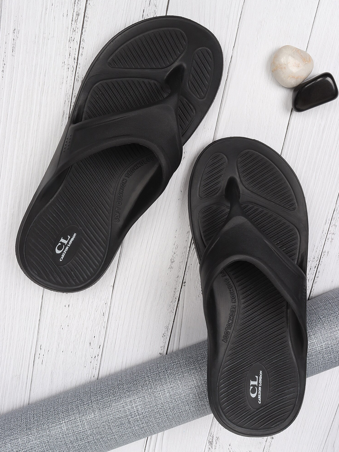 Buy Carlton London Men Black Croslite Thong Flip Flops - Flip Flops for Men 18728266 | Myntra